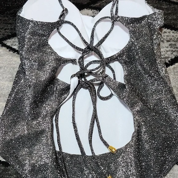 METALLIC SILVER SHIMMER ONE-PIECE SPAGHETTI STRAPS CUT-OUT BACK BIKINI S… - Picture 8 of 11